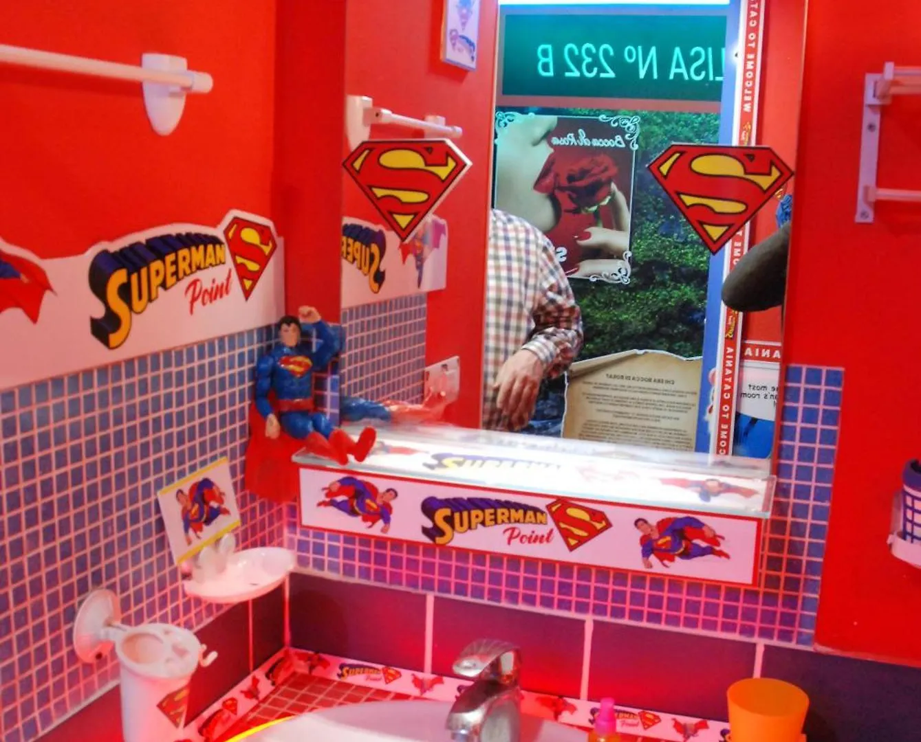 Superman Point Airport Catania City 招待所